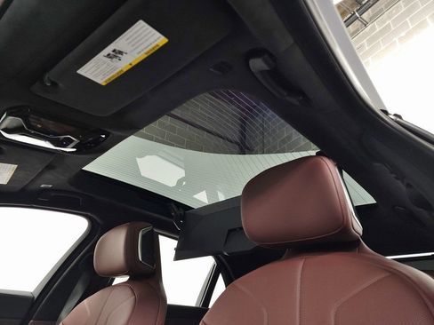 Used 2023 BMW 760i xDrive image 17