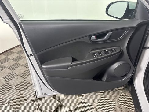 Used 2023 Hyundai Kona SEL image 9