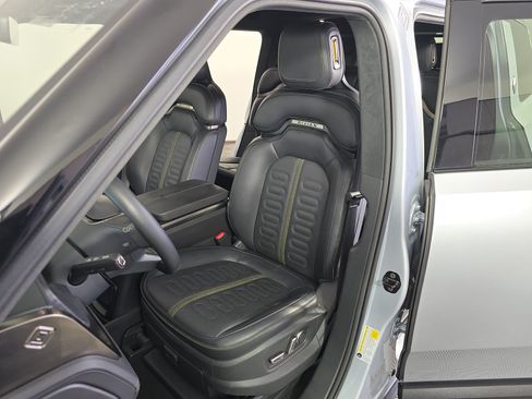 Used 2024 Rivian R1S Adventure AWD/4WD image 20
