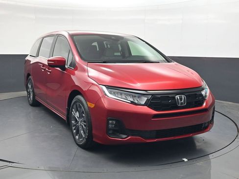 New 2026 Honda Odyssey Touring image 2