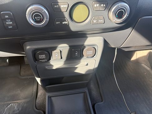 Used 2006 Honda Ridgeline RTL image 3