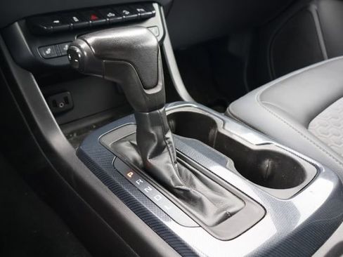 Used 2019 Chevrolet Colorado Z71 AWD/4WD image 12