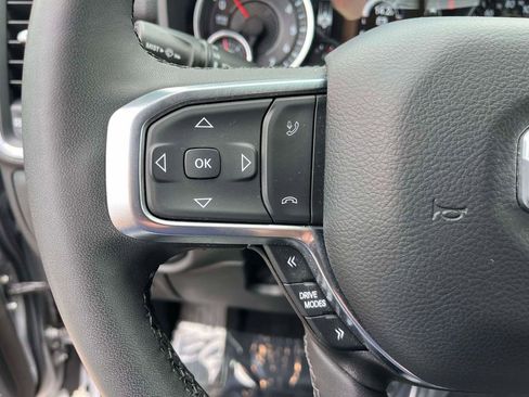 Used 2025 RAM 1500 Laramie AWD/4WD image 19