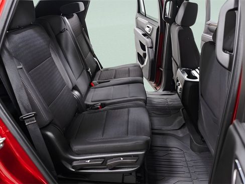 Used 2023 GMC Yukon SLE image 31