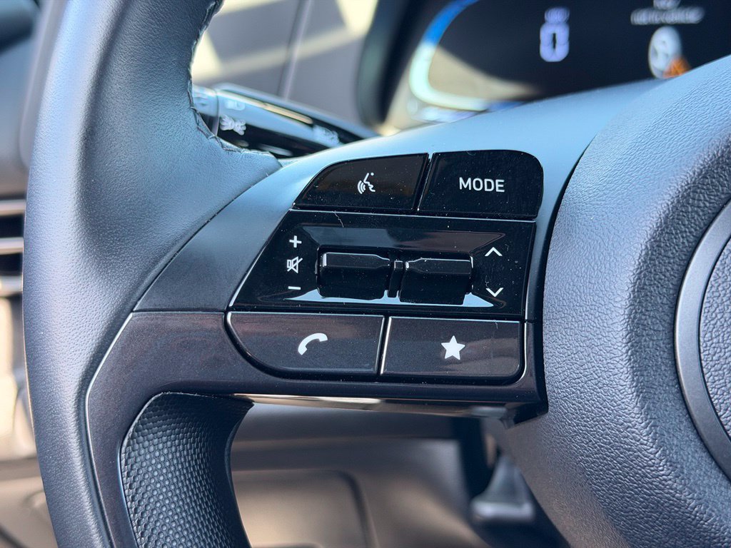 Certified 2025 Hyundai Elantra Sport FWD image 15