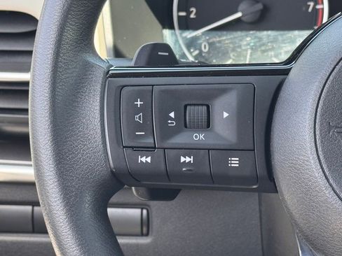 Used 2023 Nissan Rogue SV FWD image 22