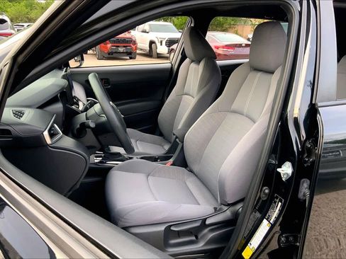 Used 2023 Toyota Corolla Cross S image 8