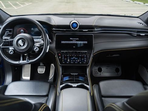 Used 2023 Maserati Grecale Modena AWD/4WD image 18