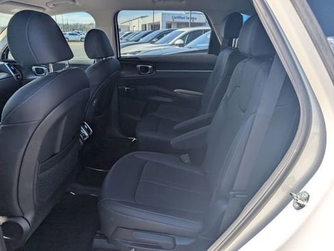 Used 2023 Kia Sorento EX image 10
