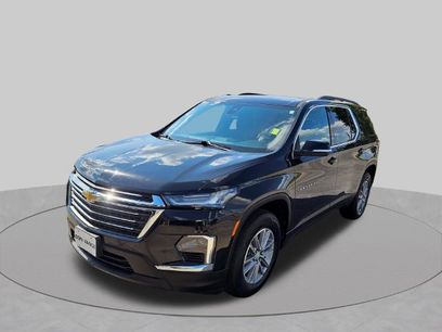 Used 2023 Chevrolet Traverse LT