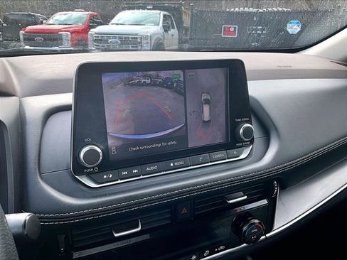 Used 2021 Nissan Rogue SV image 26