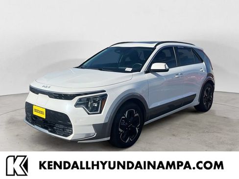 Used 2023 Kia Niro Wave w/ Wave Preserve Package FWD image 1