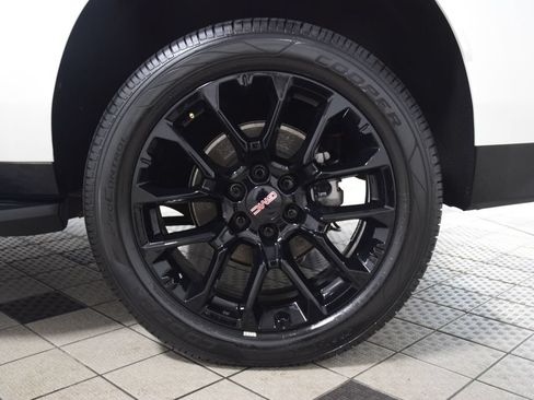 Used 2024 GMC Yukon XL Denali AWD/4WD image 28