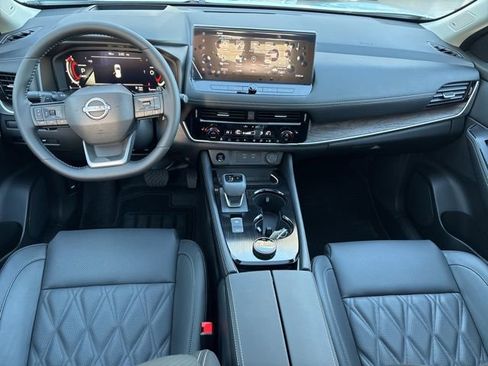 New 2026 Nissan Rogue Platinum w/ Platinum Premium Package image 2