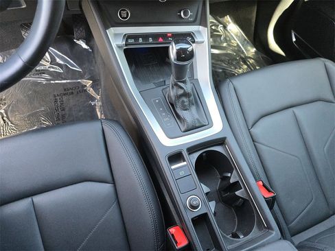 Certified 2021 Audi Q3 2.0T Premium Plus w/ Premium Plus Package image 28