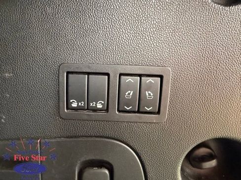 Used 2018 Chevrolet Tahoe LT w/ LT Signature Package image 8