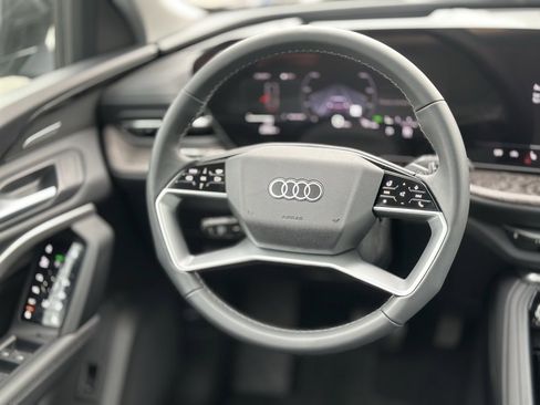 Certified 2025 Audi Q5 2.0T Premium Plus w/ Premium Plus image 12