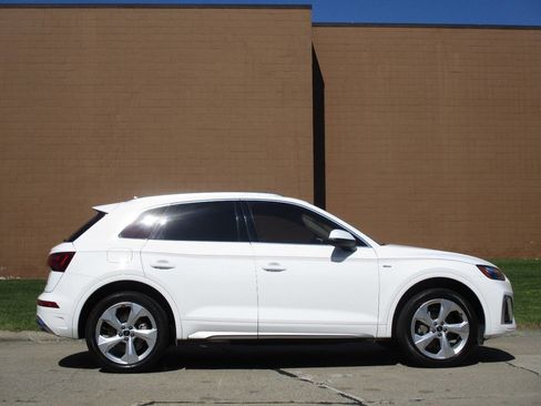 Used 2023 Audi Q5 2.0T Premium Plus w/ Premium Plus Package AWD/4WD image 8