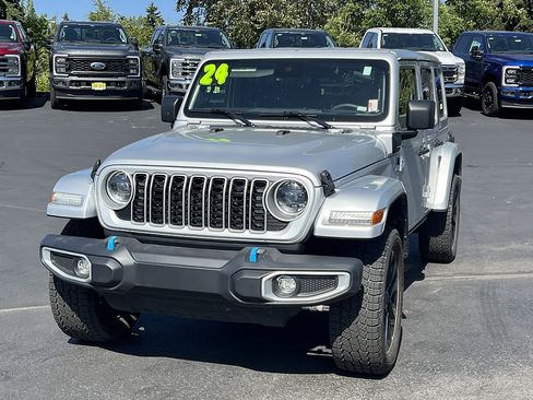 Used 2024 Jeep Wrangler Unlimited Sahara AWD/4WD image 1