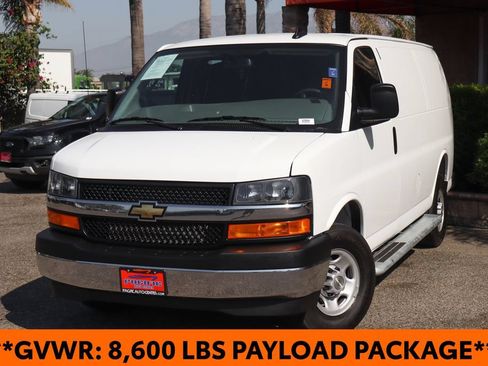 Used 2025 Chevrolet Express 2500 w/ Driver Convenience Package RWD image 4