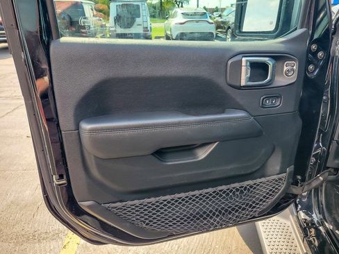 Used 2021 Jeep Wrangler Unlimited Sahara image 16