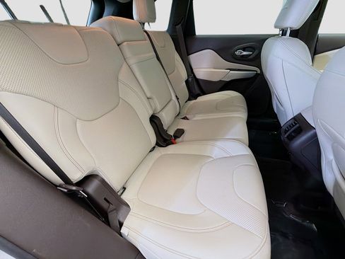 Used 2017 Jeep Cherokee Overland w/ Heavy Duty Protection Group image 14