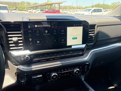 Certified 2025 GMC Sierra 1500 SLT RWD image 12