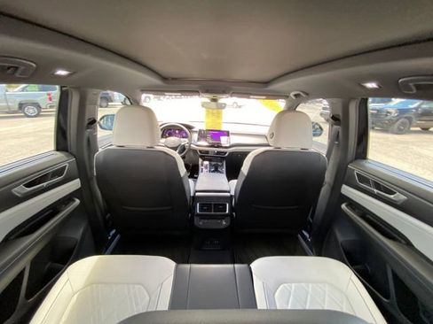 Used 2024 Volkswagen Atlas Cross Sport SEL Premium R-Line AWD/4WD image 17