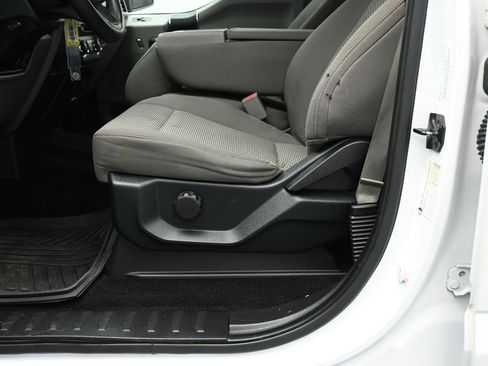 Used 2017 Ford F150 XLT image 10