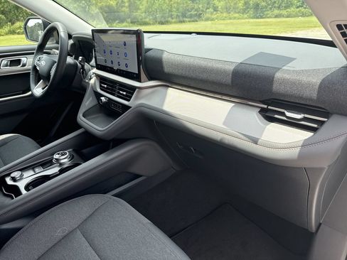 New 2026 Ford Explorer Active RWD image 28
