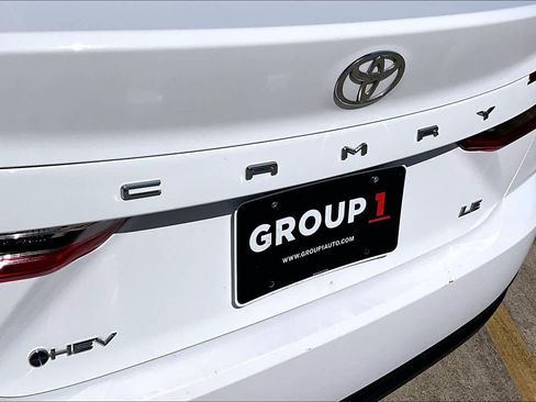 Used 2025 Toyota Camry LE FWD image 31