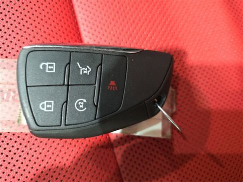 New 2025 Chevrolet Equinox EV RS w/ LPO, Illumination Package image 37