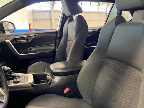 Used 2022 Toyota RAV4 SE w/ Convenience Package image 22