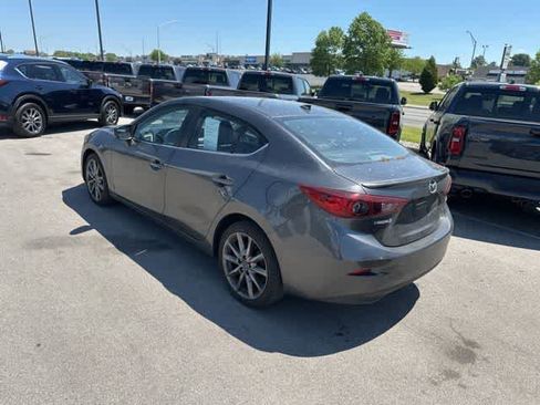 Used 2018 MAZDA MAZDA3 Touring FWD image 14