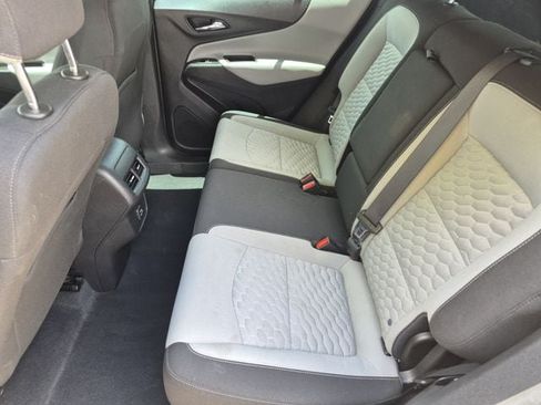 Used 2021 Chevrolet Equinox LS FWD image 22