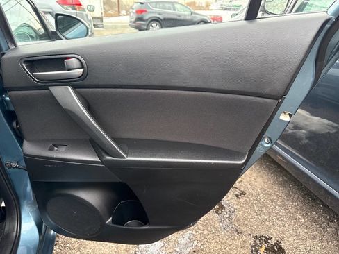 Used 2011 MAZDA MAZDA3 i Touring image 24