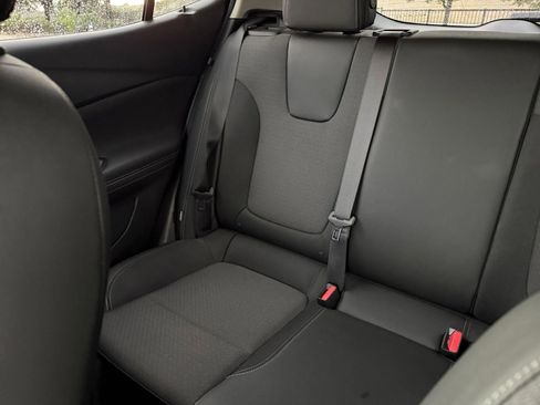 Used 2025 Buick Encore GX Preferred FWD image 39