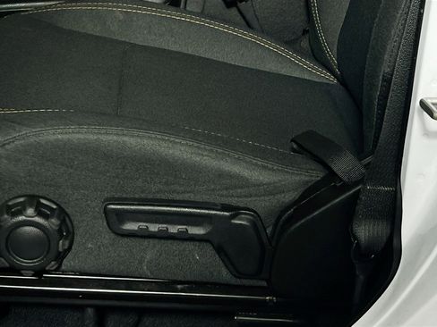 Used 2024 Jeep Wrangler Willys image 15