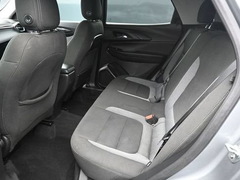 Used 2025 Chevrolet TrailBlazer LT AWD/4WD image 14