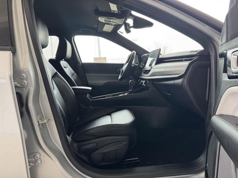 Used 2024 Jeep Compass Limited image 28