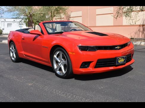 Used 2015 Chevrolet Camaro SS w/ RS Package RWD image 3