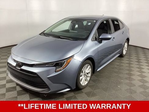 Used 2023 Toyota Corolla LE w/ LE Premium Package FWD image 3