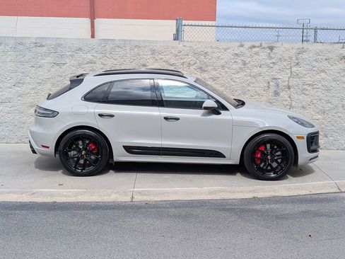 Certified 2022 Porsche Macan GTS image 8