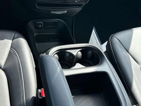 New 2026 Chrysler Voyager LX FWD image 17