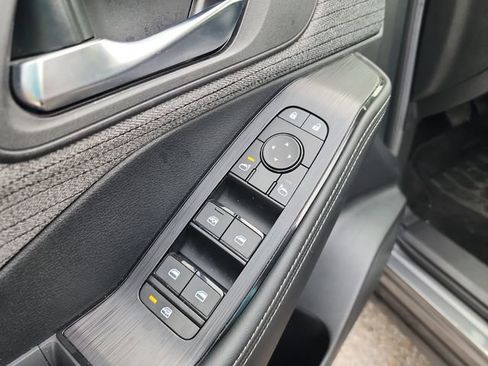 Used 2023 Nissan Rogue SV image 10