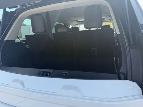 Used 2025 Ford Expedition Active AWD/4WD image 8