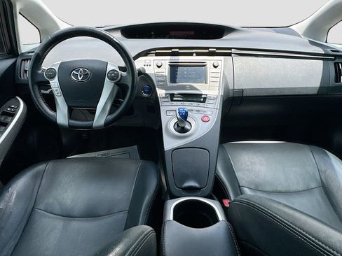 Used 2014 Toyota Prius Five w/ Preferred Accessory Package FWD image 25