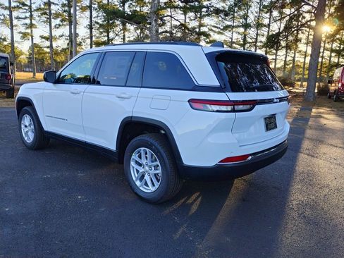 New 2025 Jeep Grand Cherokee Laredo w/ Trailer Tow Package image 7