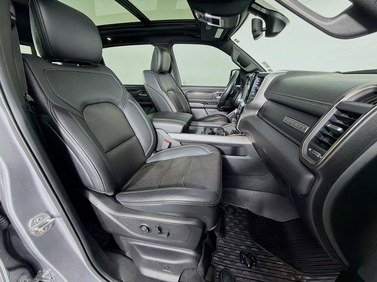 Used 2019 RAM 1500 Sport w/ Leather & Sound Group AWD/4WD image 33