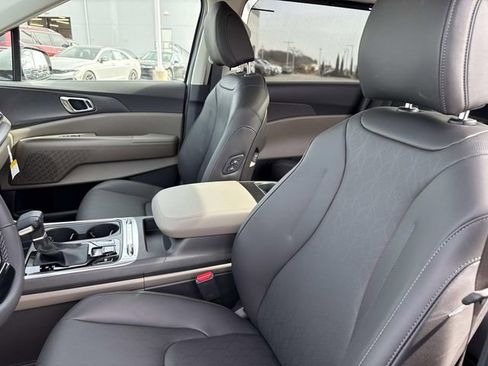 New 2026 Kia Carnival SX image 13